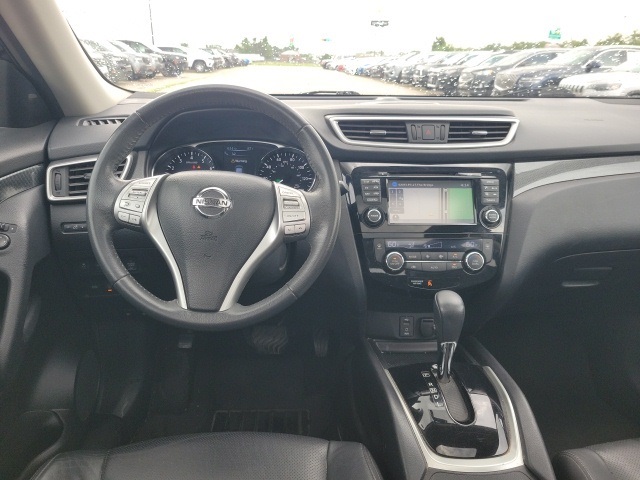 2015 Nissan Rogue SL photo 3