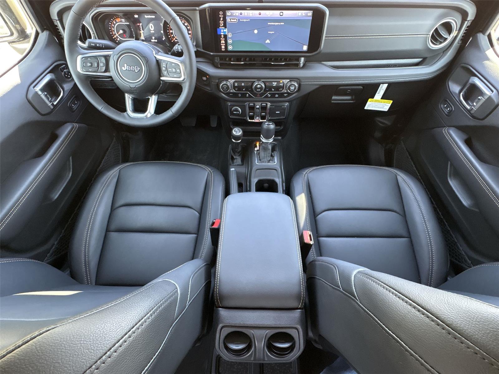 2025 Jeep Wrangler Sahara photo 27