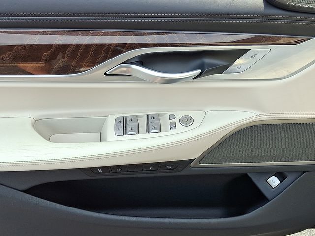 2019 Bmw 750i xDrive Sedan photo 11