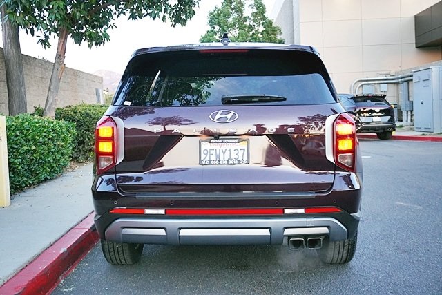 Used 2023 Red Hyundai SE image 8