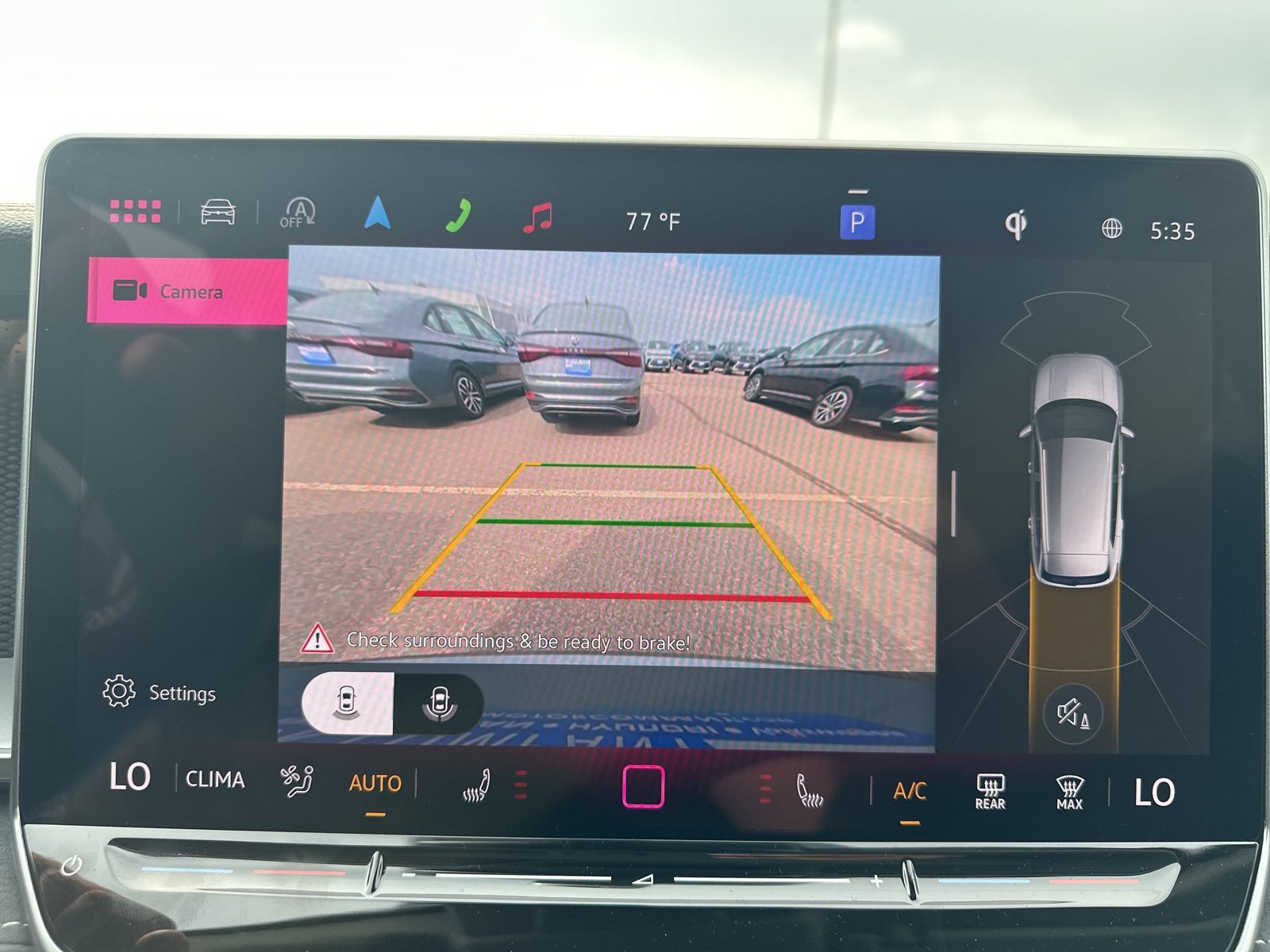 2025 Volkswagen Tiguan SE photo 24