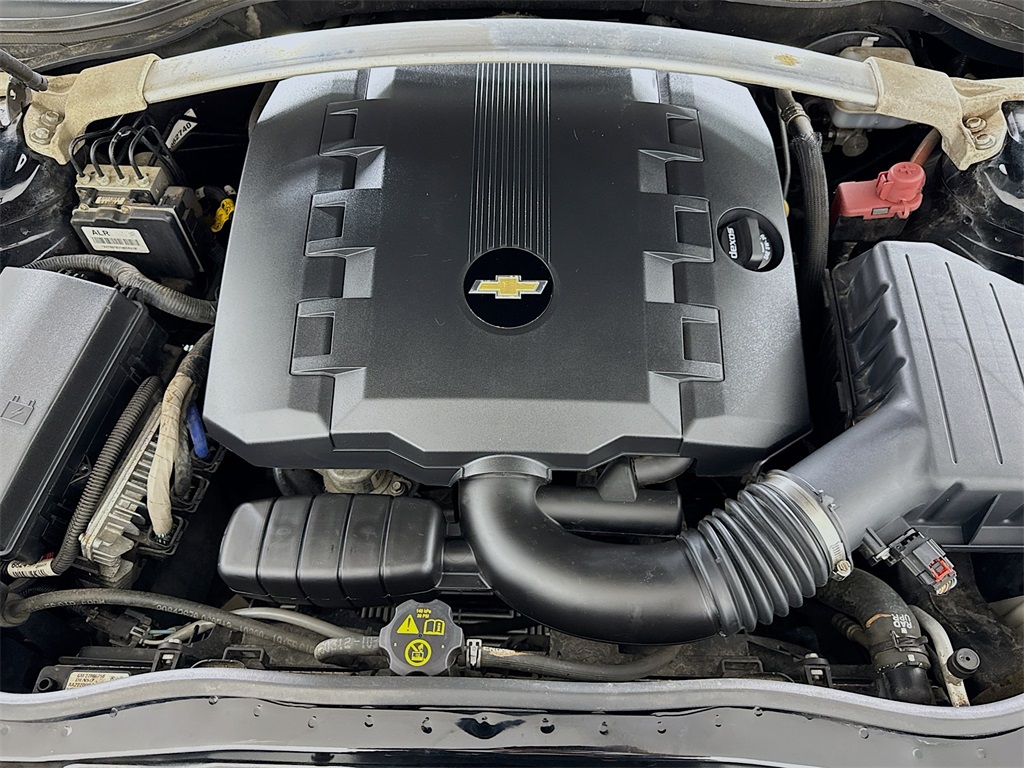 2013 Chevrolet Camaro 2LT photo 18