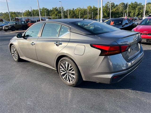 2023 Nissan Altima 2.5 SV photo 4