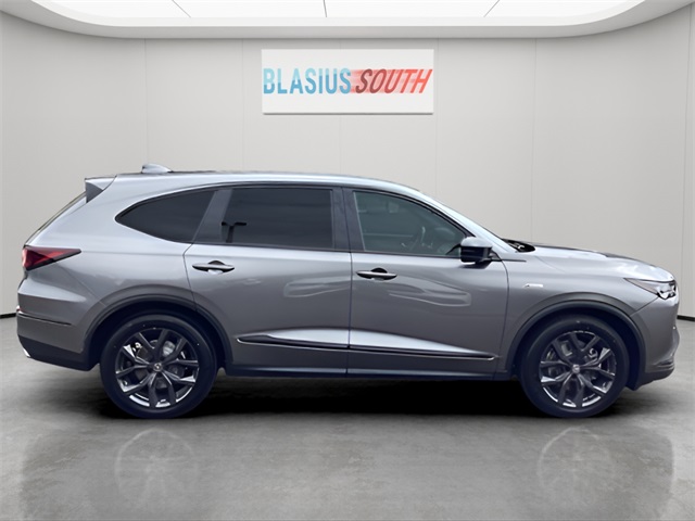 2022 Acura MDX A-Spec photo 2