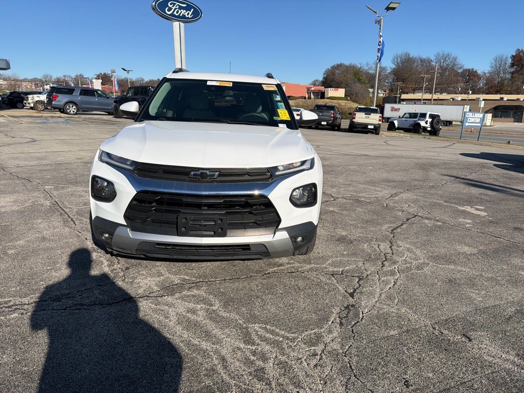2021 Chevrolet Trailblazer LT photo 2