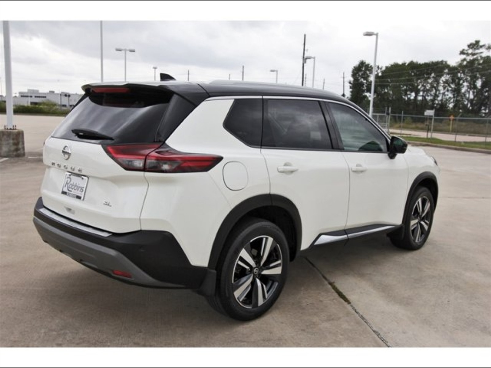 2021 Nissan Rogue SL White at TX Auto Group