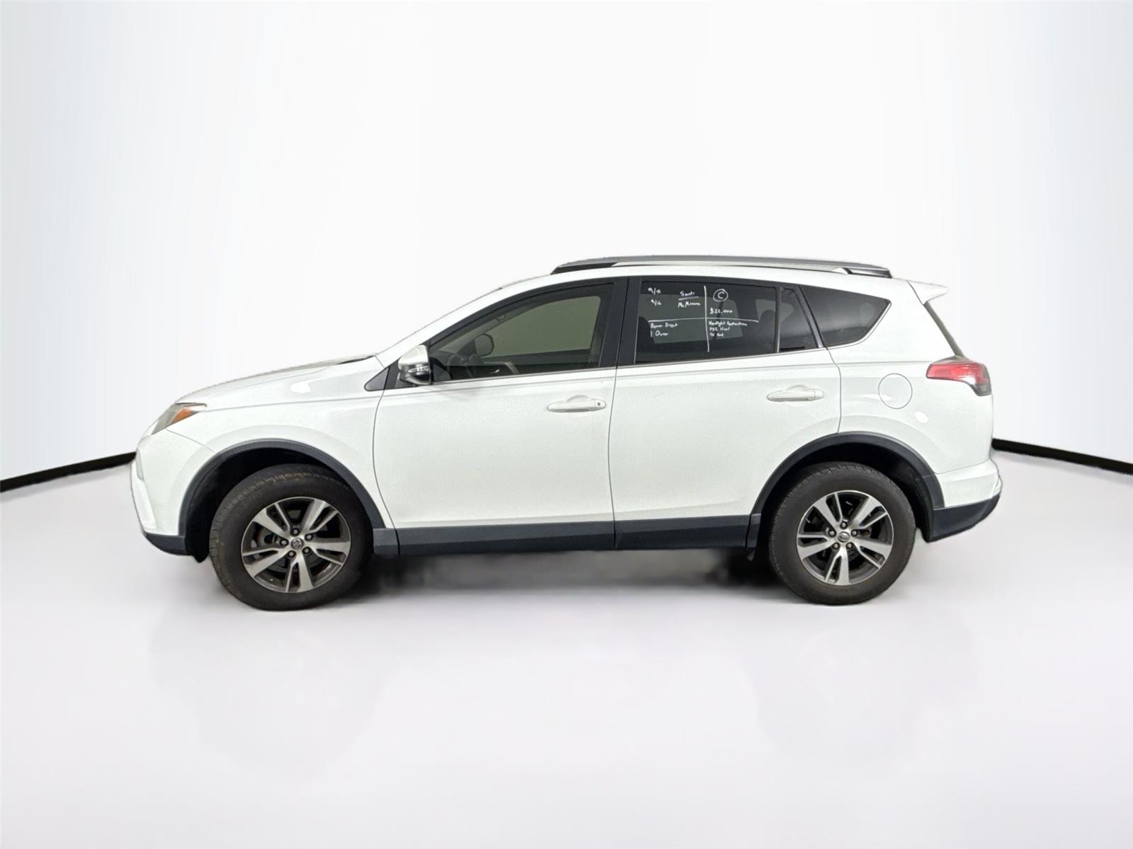 2018 Toyota RAV4 XLE photo 9
