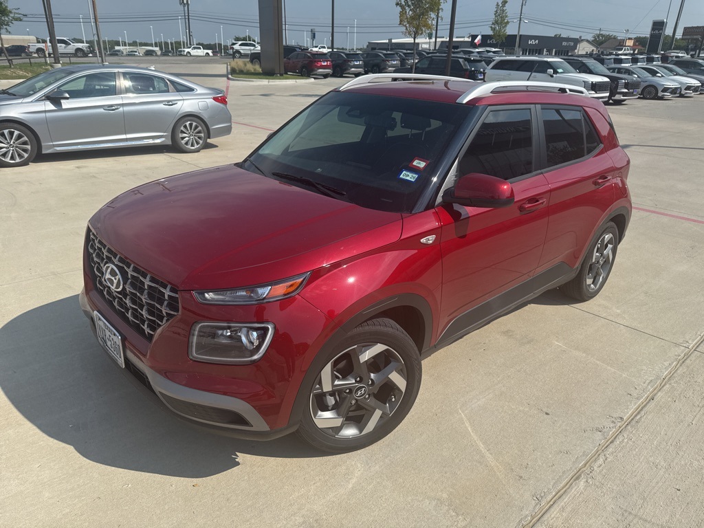 2024 Hyundai Venue Limited photo 3