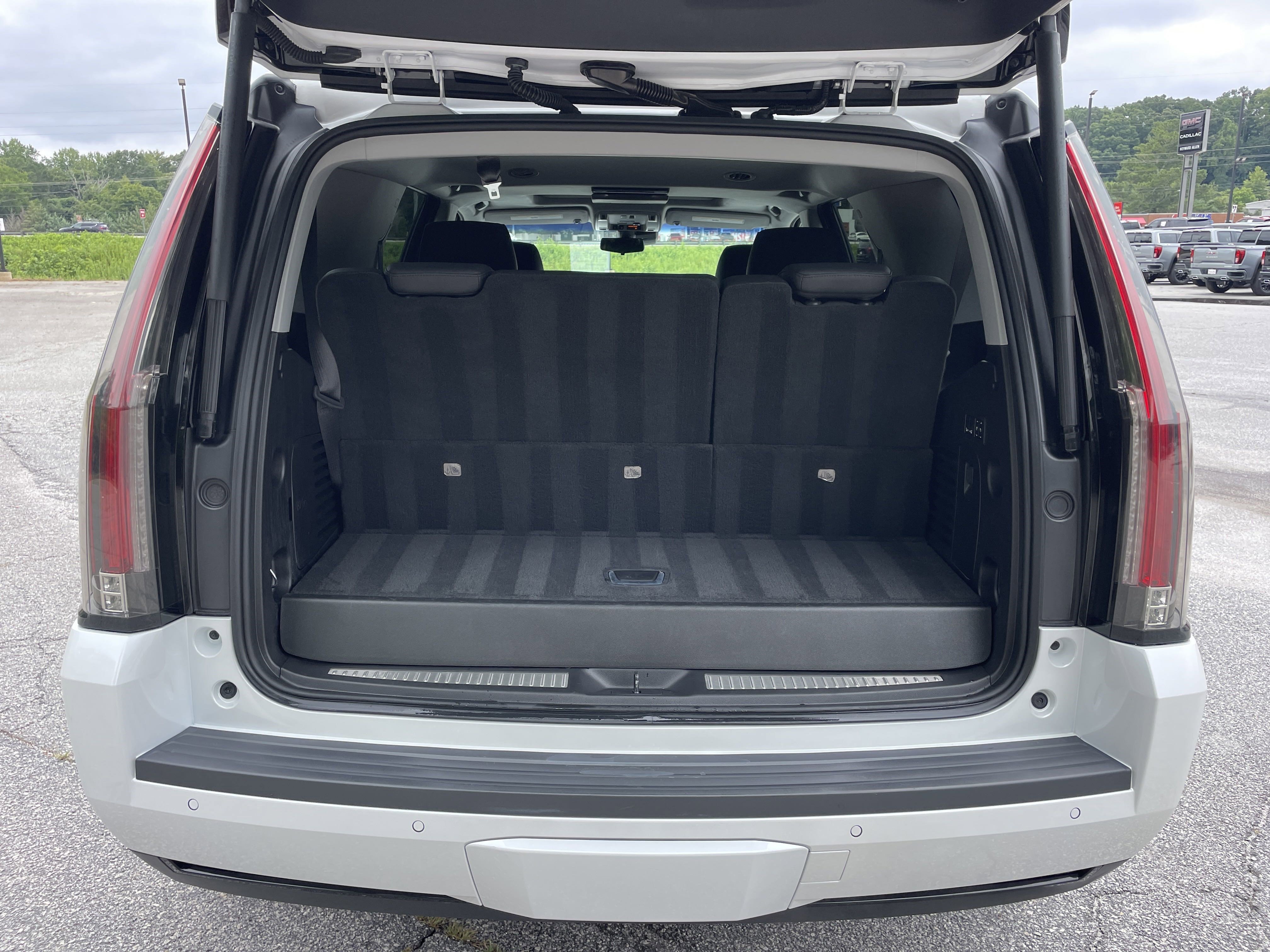 2019 Cadillac Escalade Premium Luxury photo 4