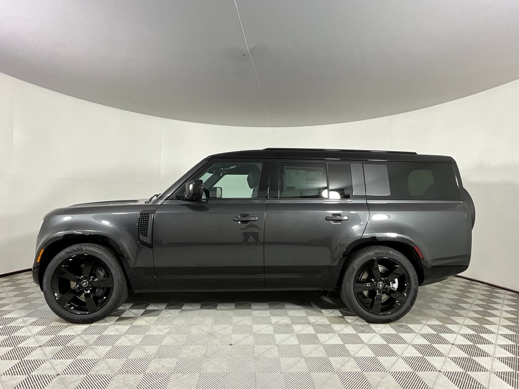 2025 Land Rover Defender 130 X-Dynamic SE photo 3