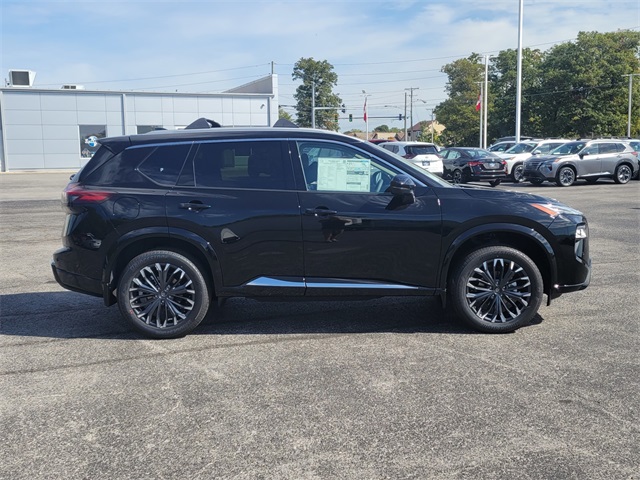 2026 Nissan Rogue Platinum photo 2