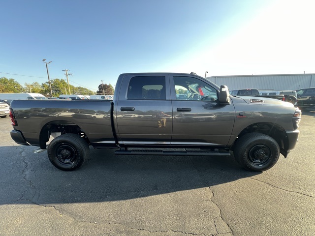 2025 Ram 2500 Tradesman photo 2