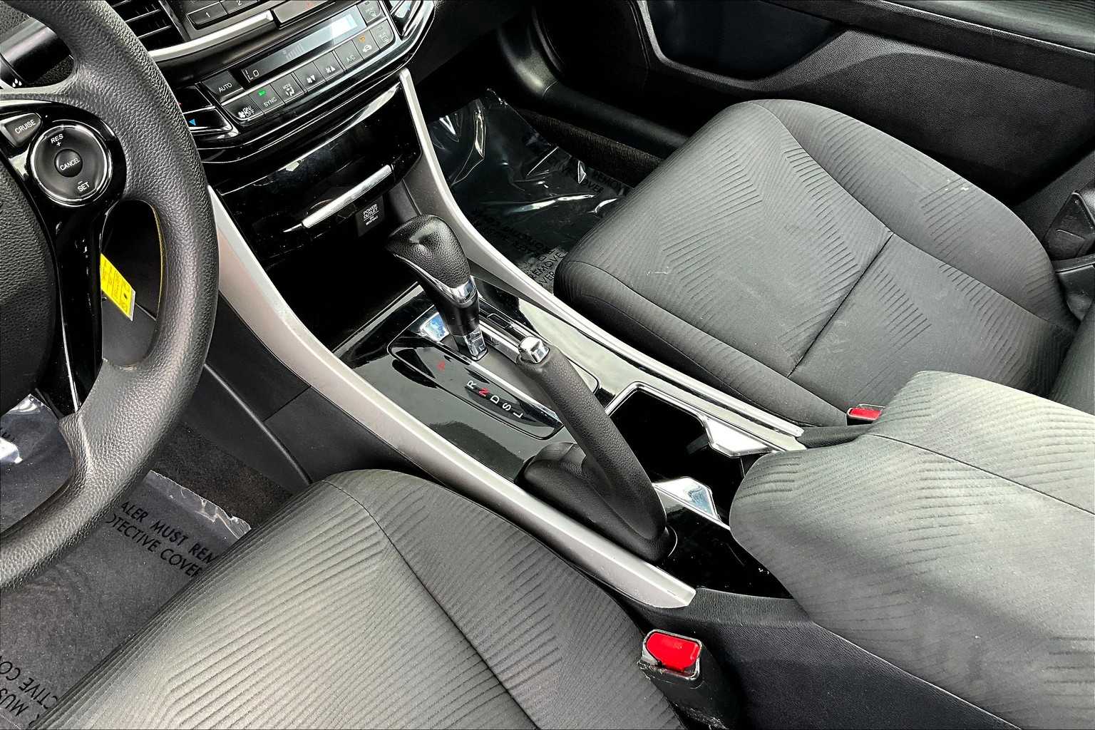 2016 Honda Accord LX photo 13