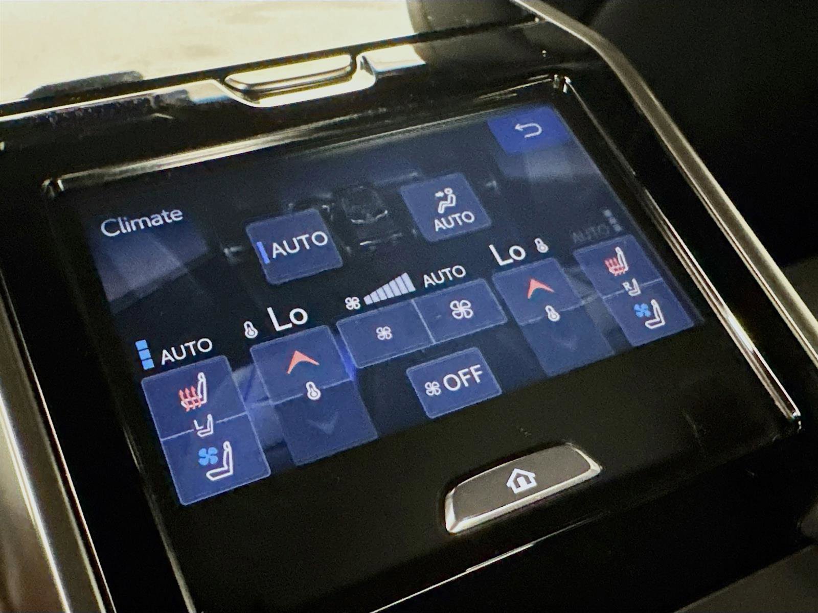 2023 Lexus LX 600 Ultra Luxury photo 24