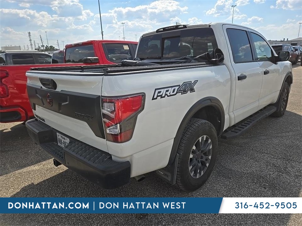 2023 Nissan Titan PRO-4X photo 3