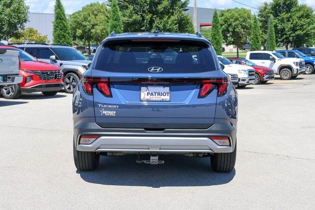 New 2025 Blue Hyundai SEL FWD image 4
