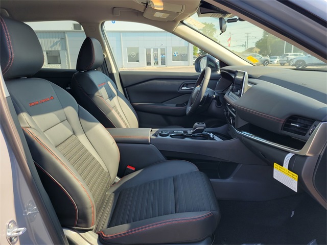 2026 Nissan Rogue SV photo 17