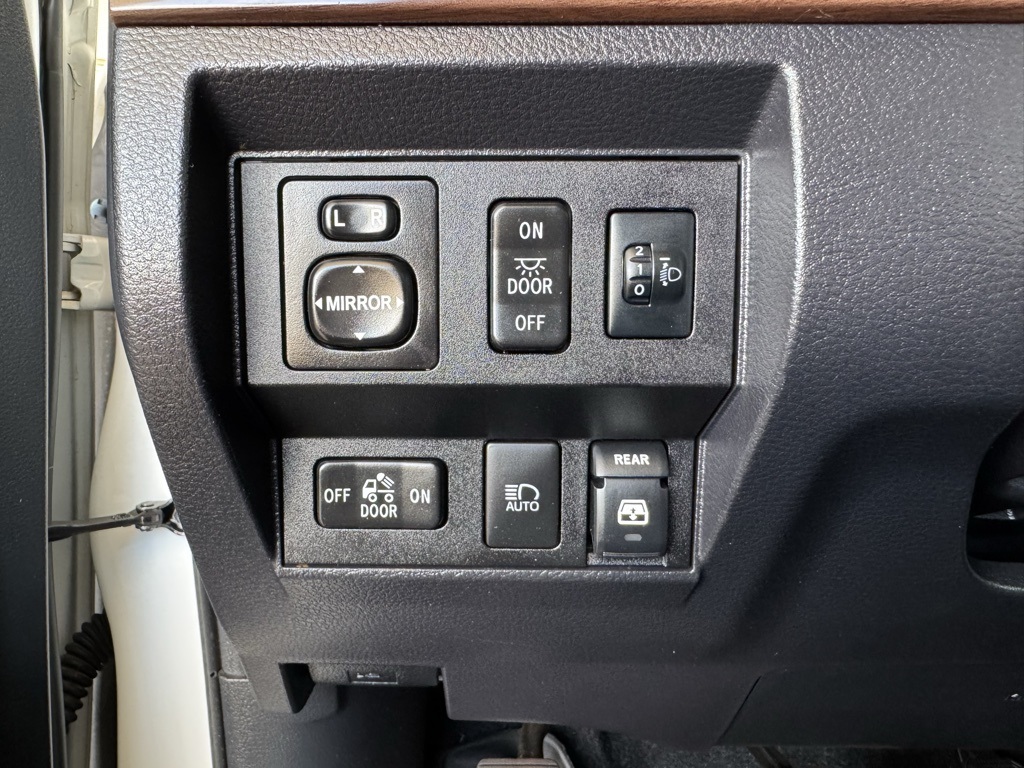 2018 Toyota Tundra Limited photo 16