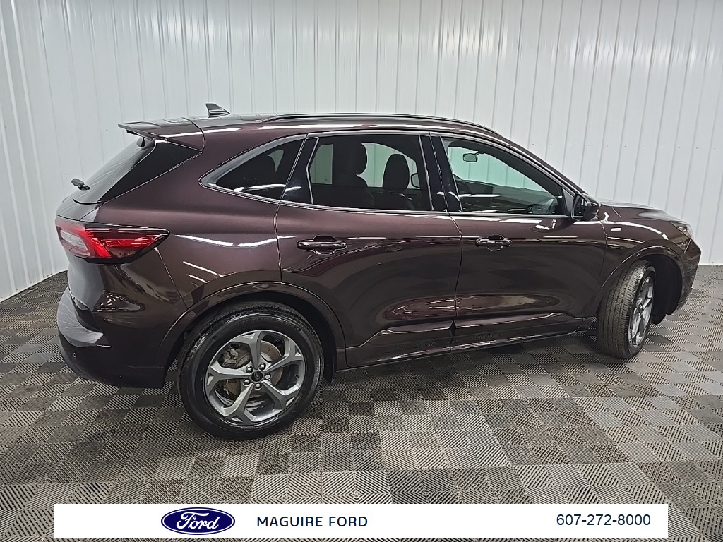 2023 Ford Escape ST-Line Select photo 3