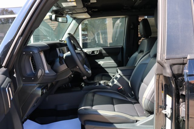 2025 Ford Bronco Outer Banks photo 13