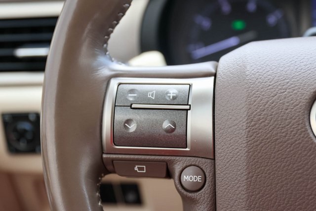 Used 2019 Red Lexus 460 Luxury image 31