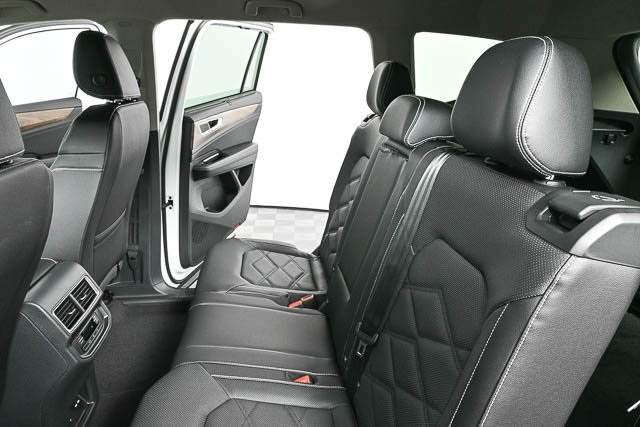 2025 Volkswagen Atlas SE Technology photo 18