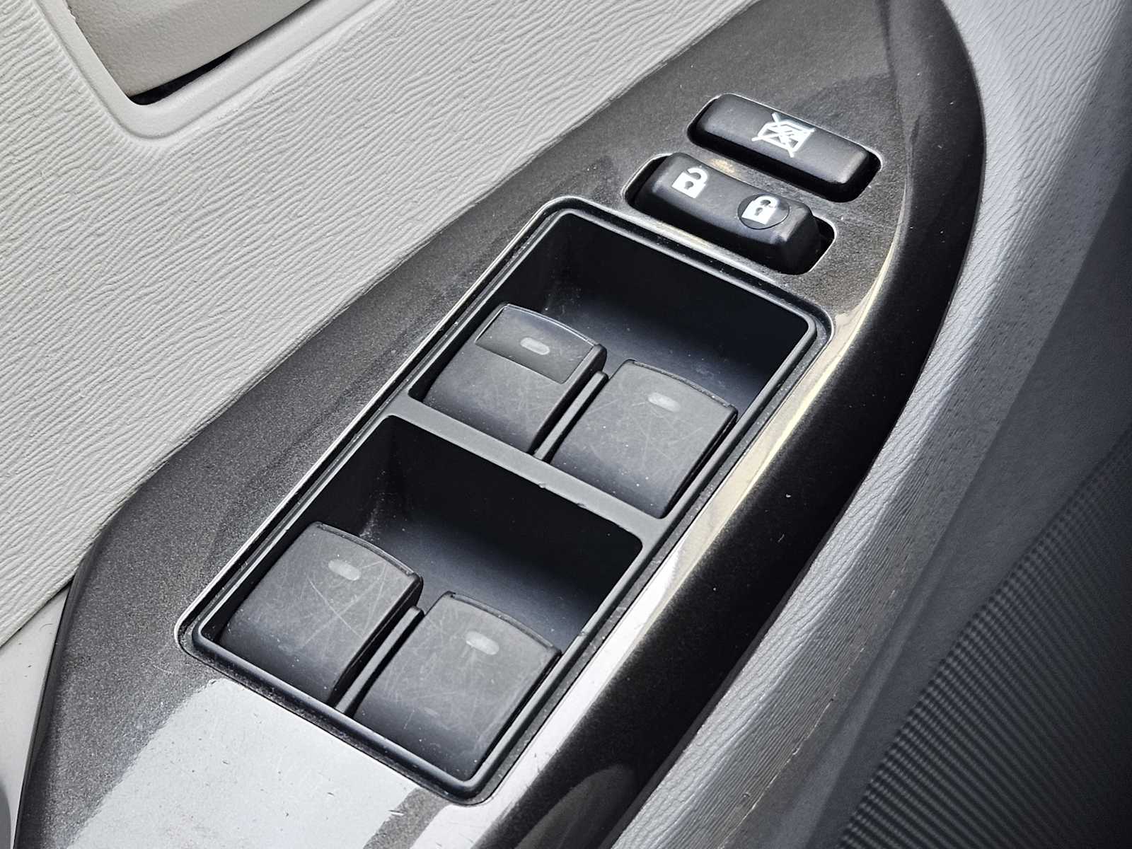 2013 Toyota Sienna LE photo 18