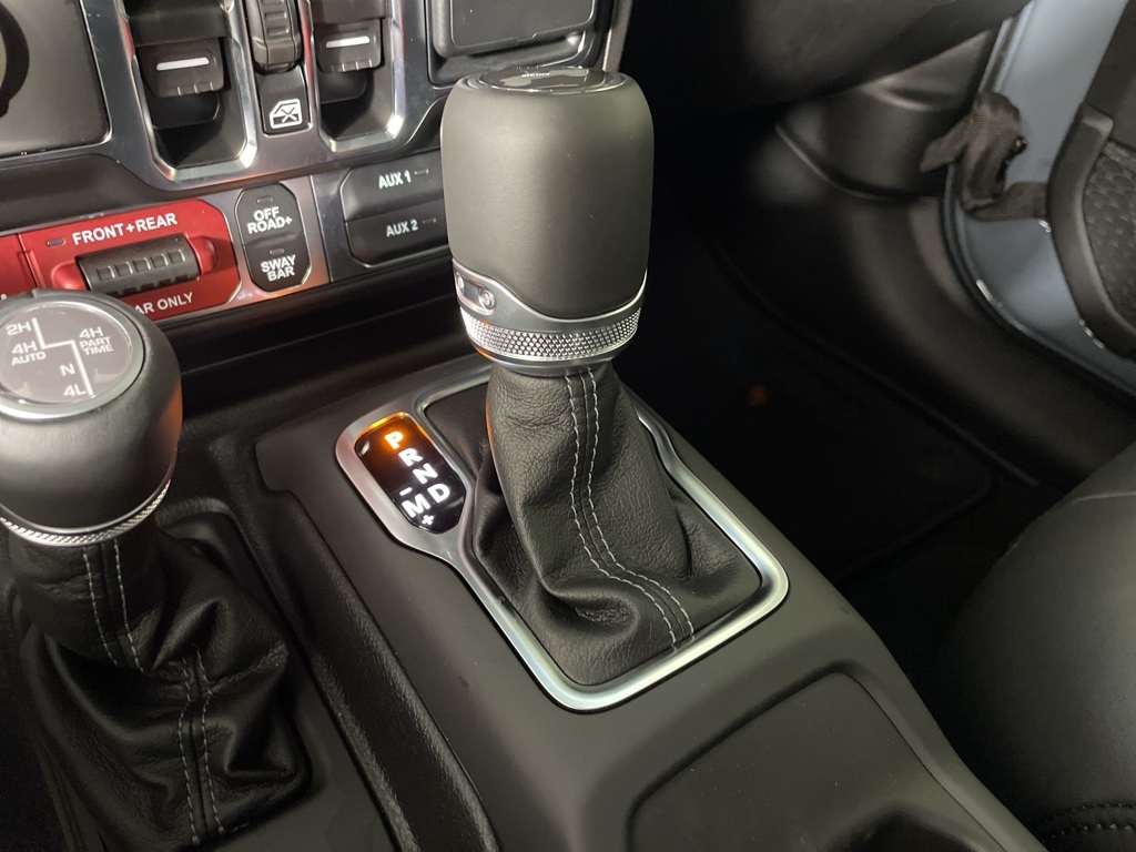 2025 Jeep Wrangler Rubicon X photo 30