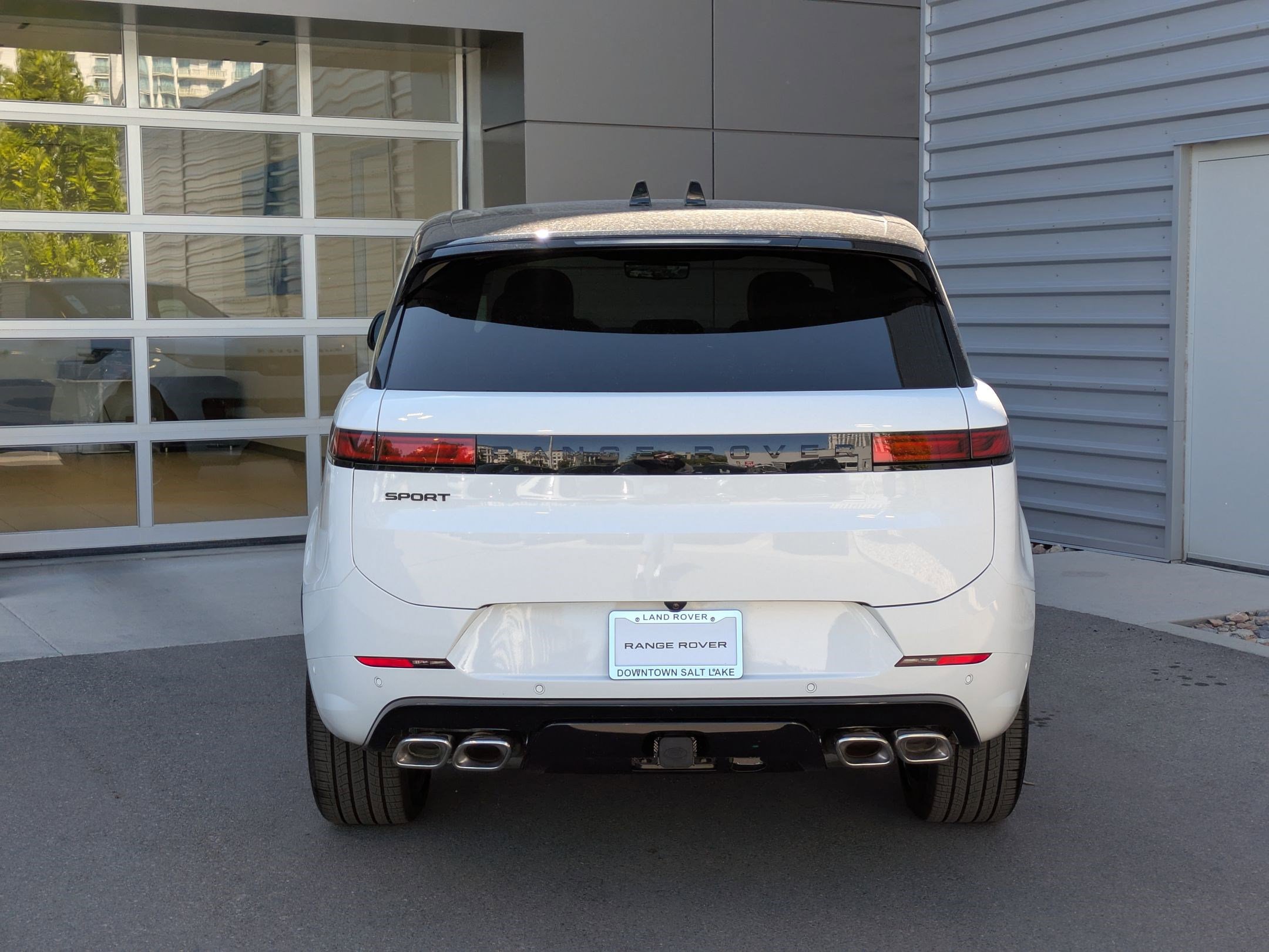 2025 Land Rover Range Rover Sport SE photo 2
