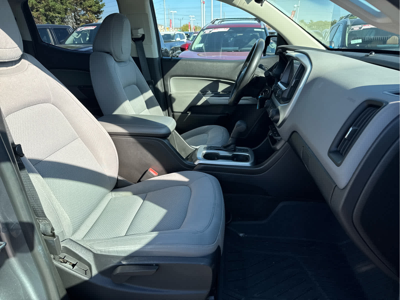 2018 Chevrolet Colorado LT photo 9