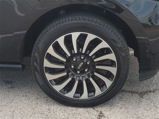 2024 Lincoln Navigator Black Label photo 11