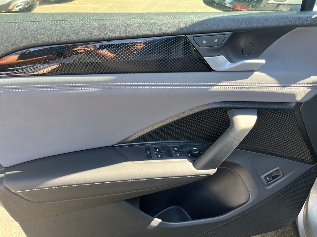 2025 Volkswagen Tiguan SE photo 6