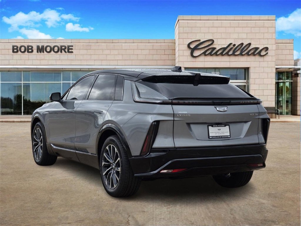 2025 Cadillac Lyriq Sport photo 3