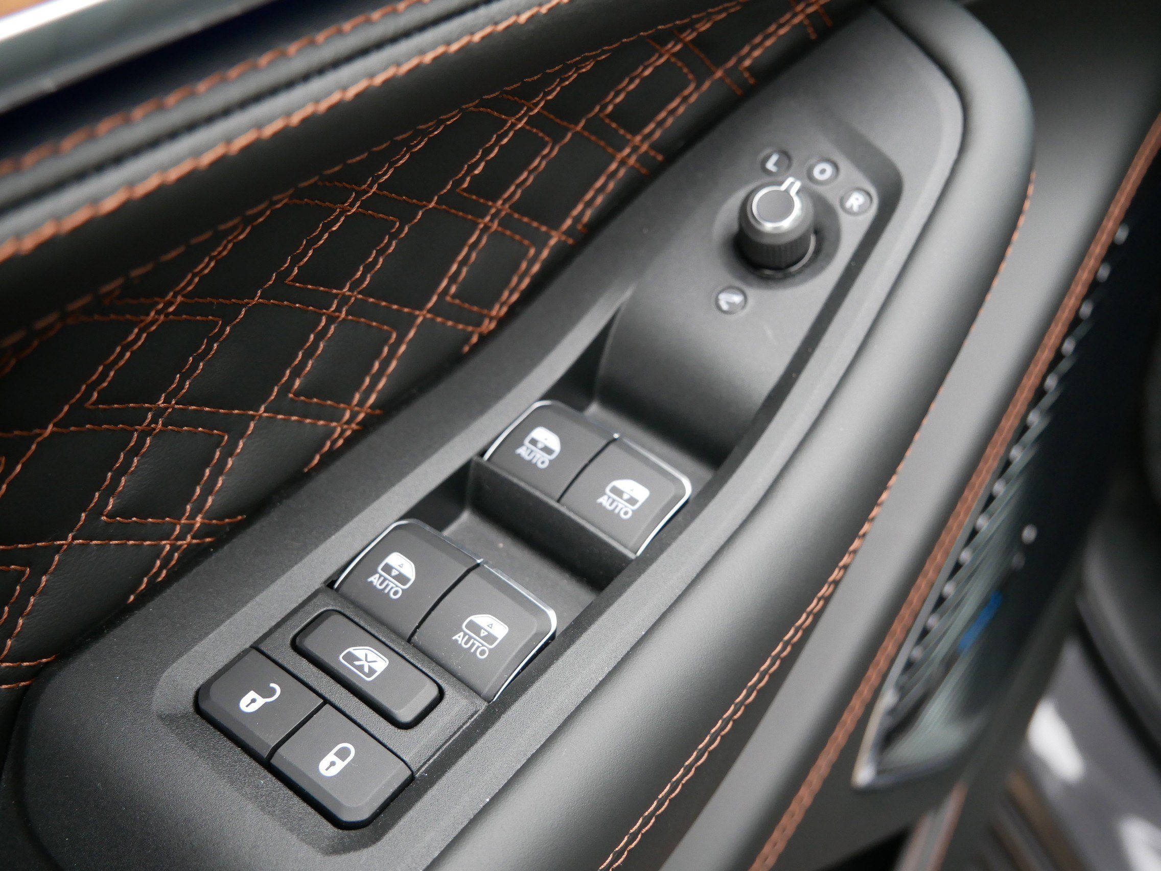 2025 Jeep Grand Cherokee Summit Reserve photo 7