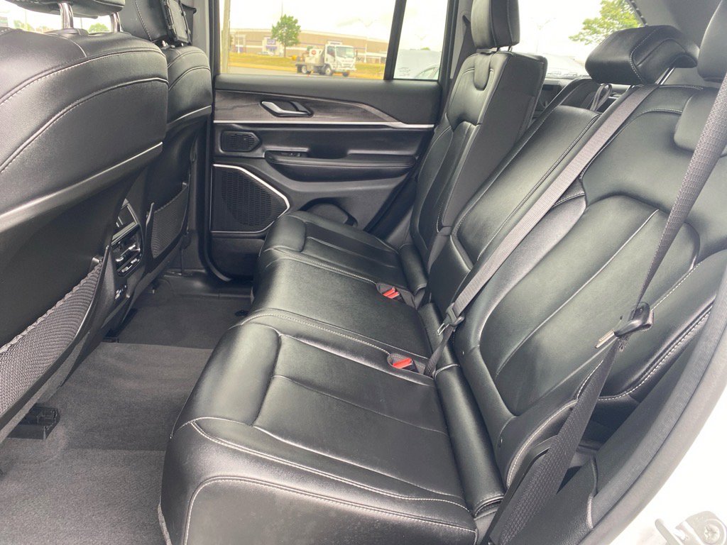 2022 Jeep Grand Cherokee Limited photo 24