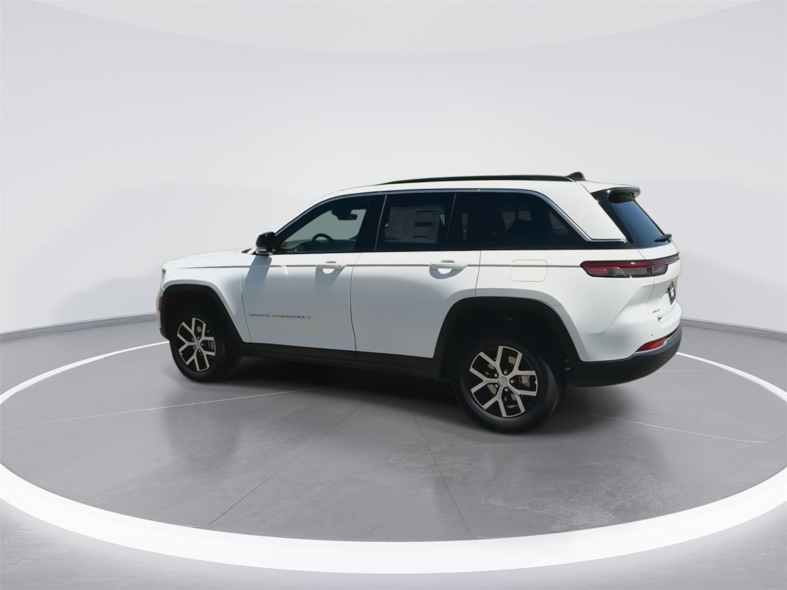 2025 Jeep Grand Cherokee Limited photo 4