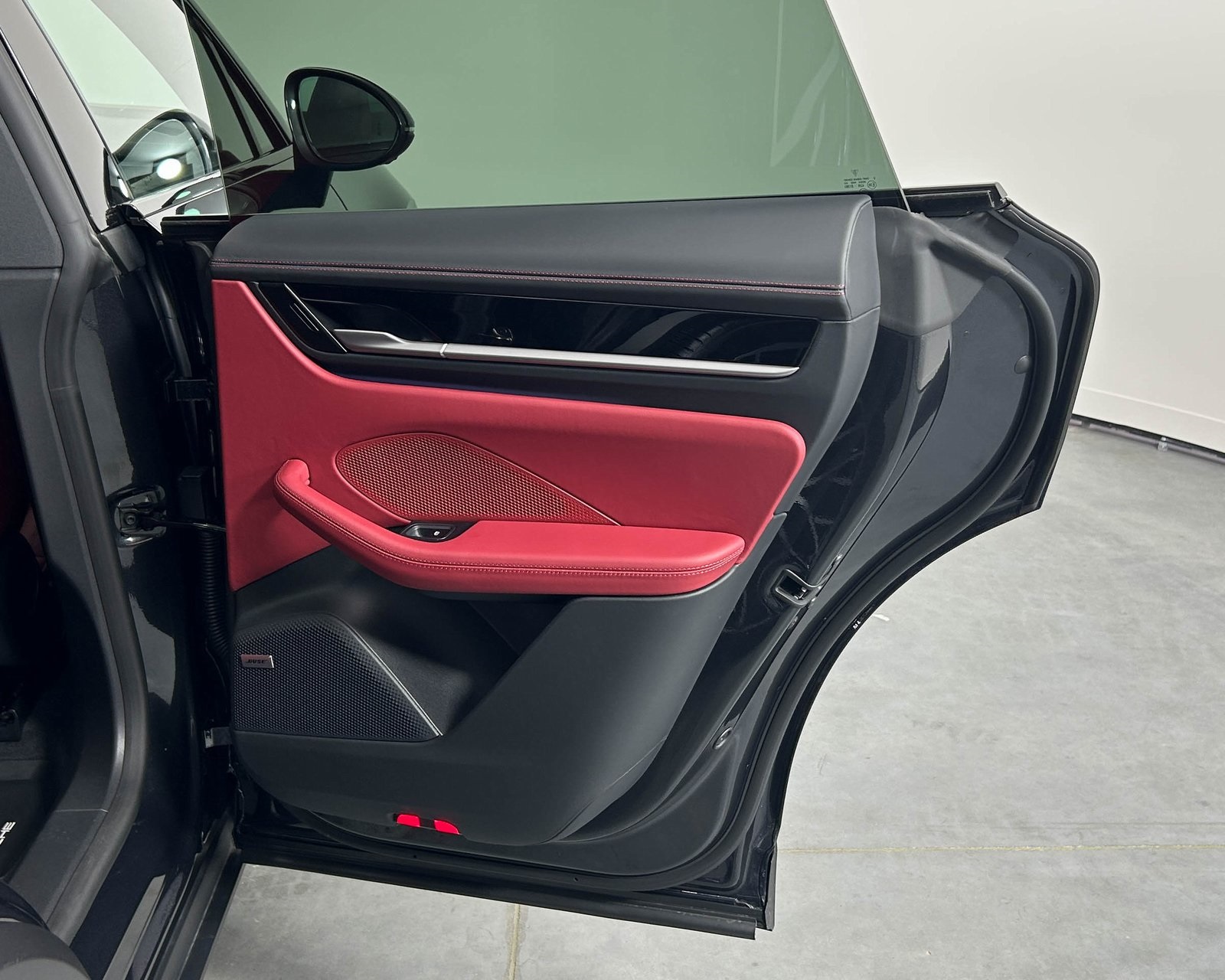 2024 Porsche Macan Electric 4 photo 24