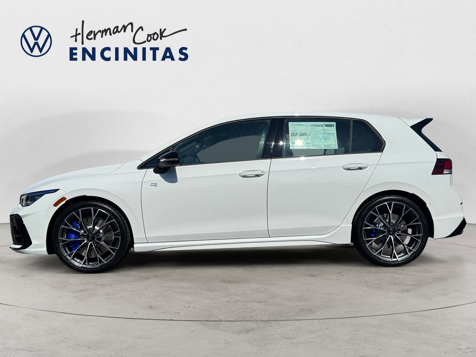 2025 Volkswagen Golf R 2.0 TSI photo 2