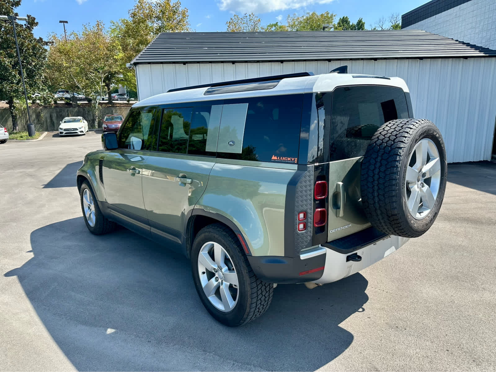 2024 Land Rover Defender S photo 4