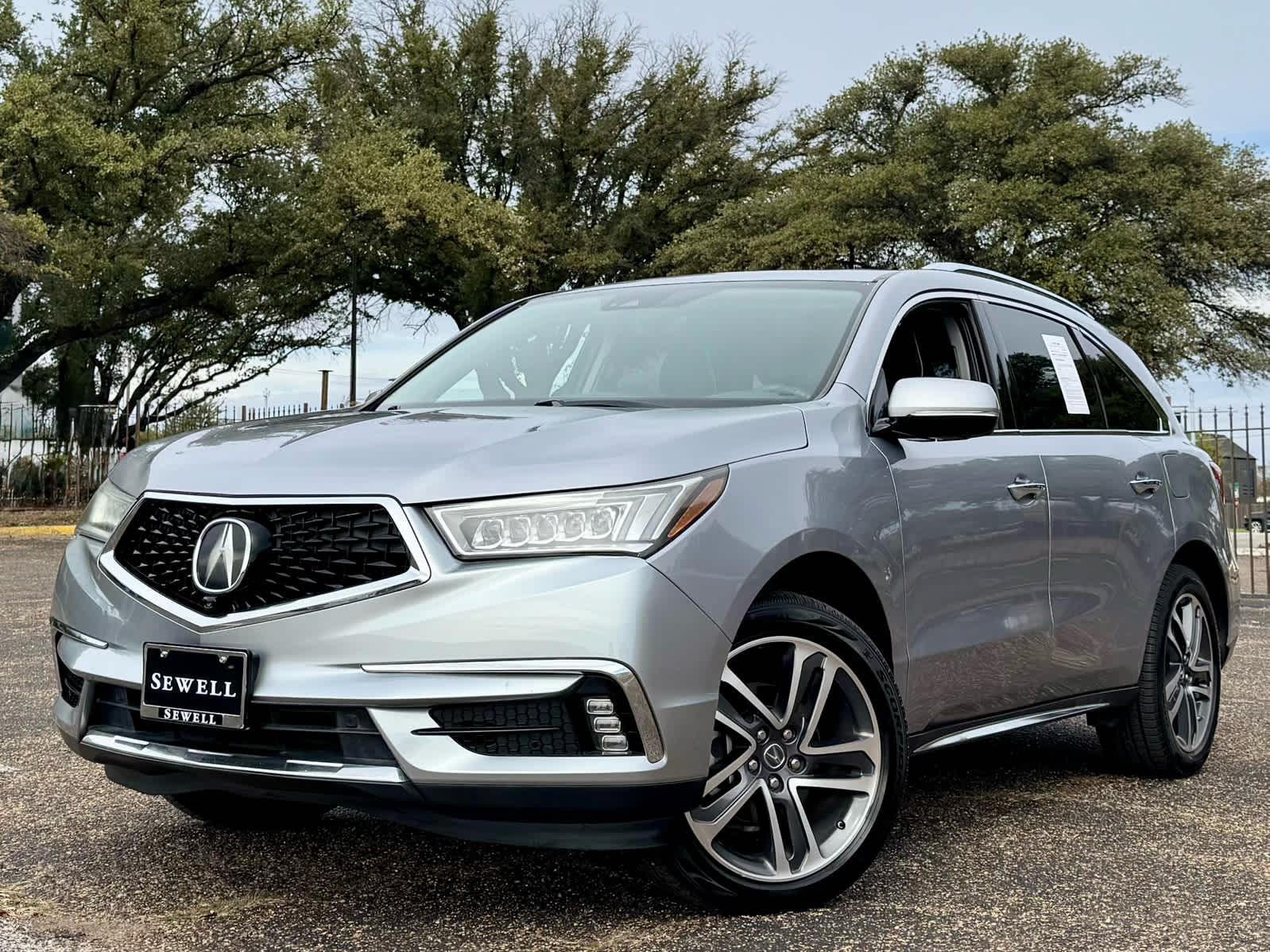 2017 Acura MDX Advance and Entertainment Package's photo
