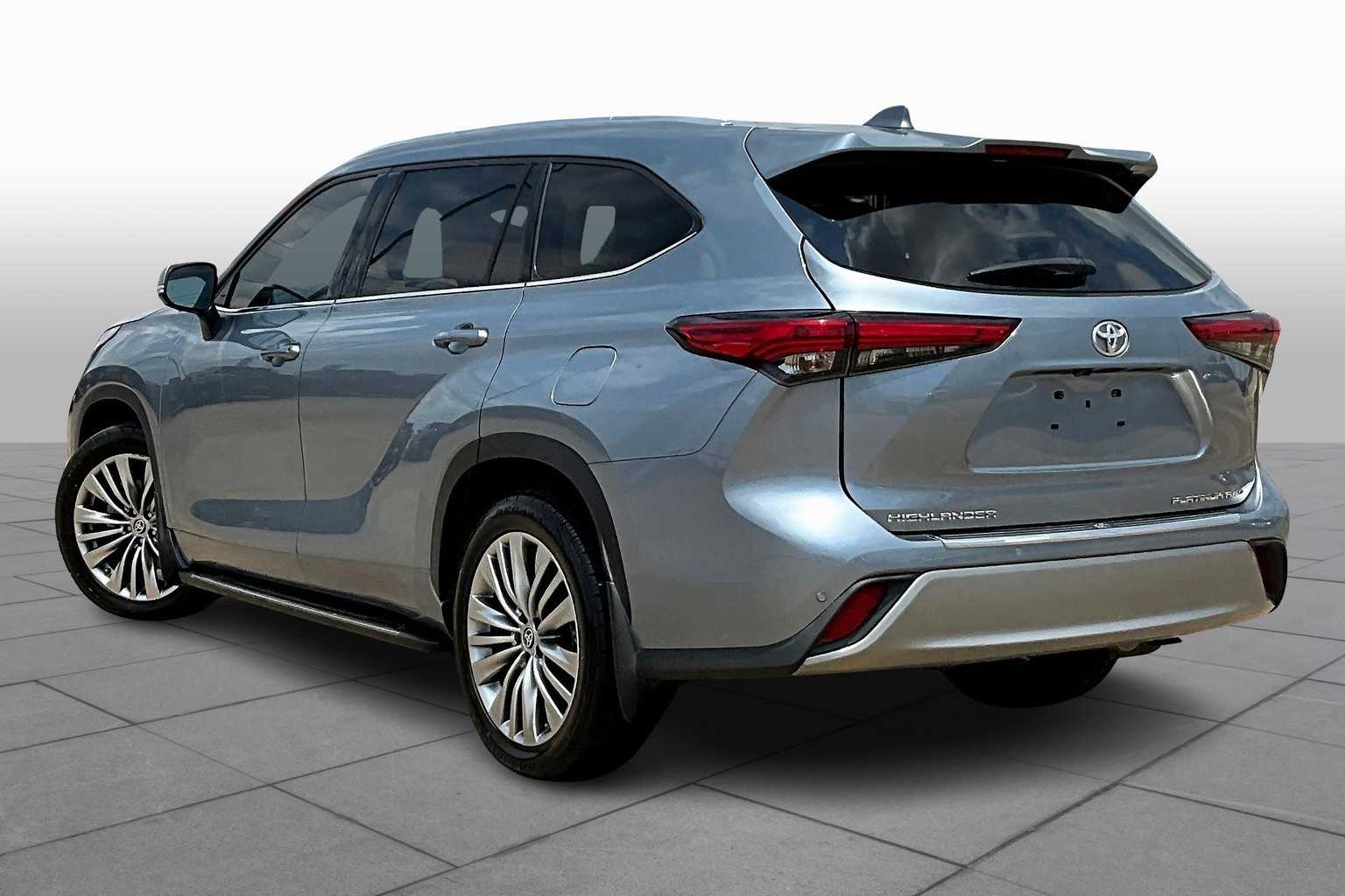 2021 Toyota Highlander Platinum photo 11