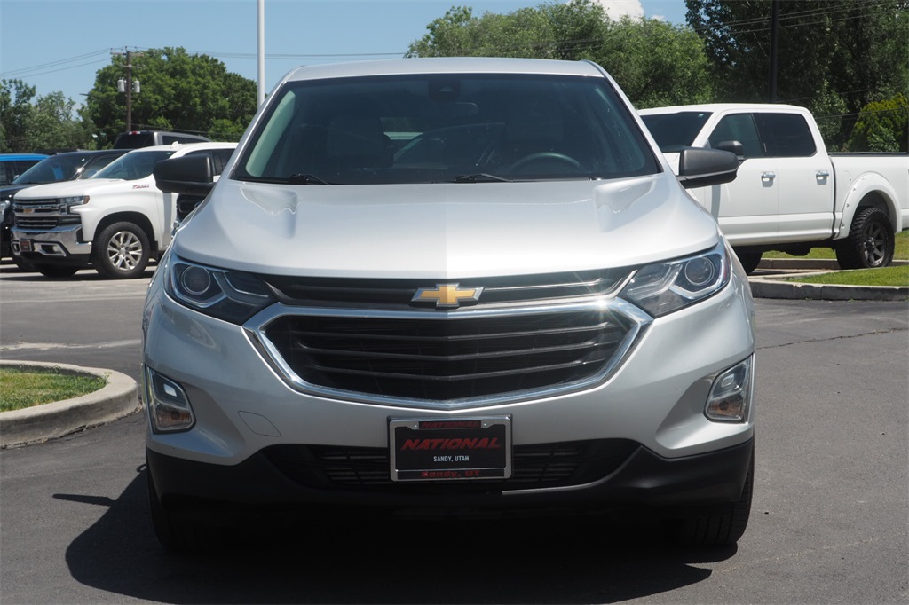 2021 Chevrolet Equinox LS photo 2