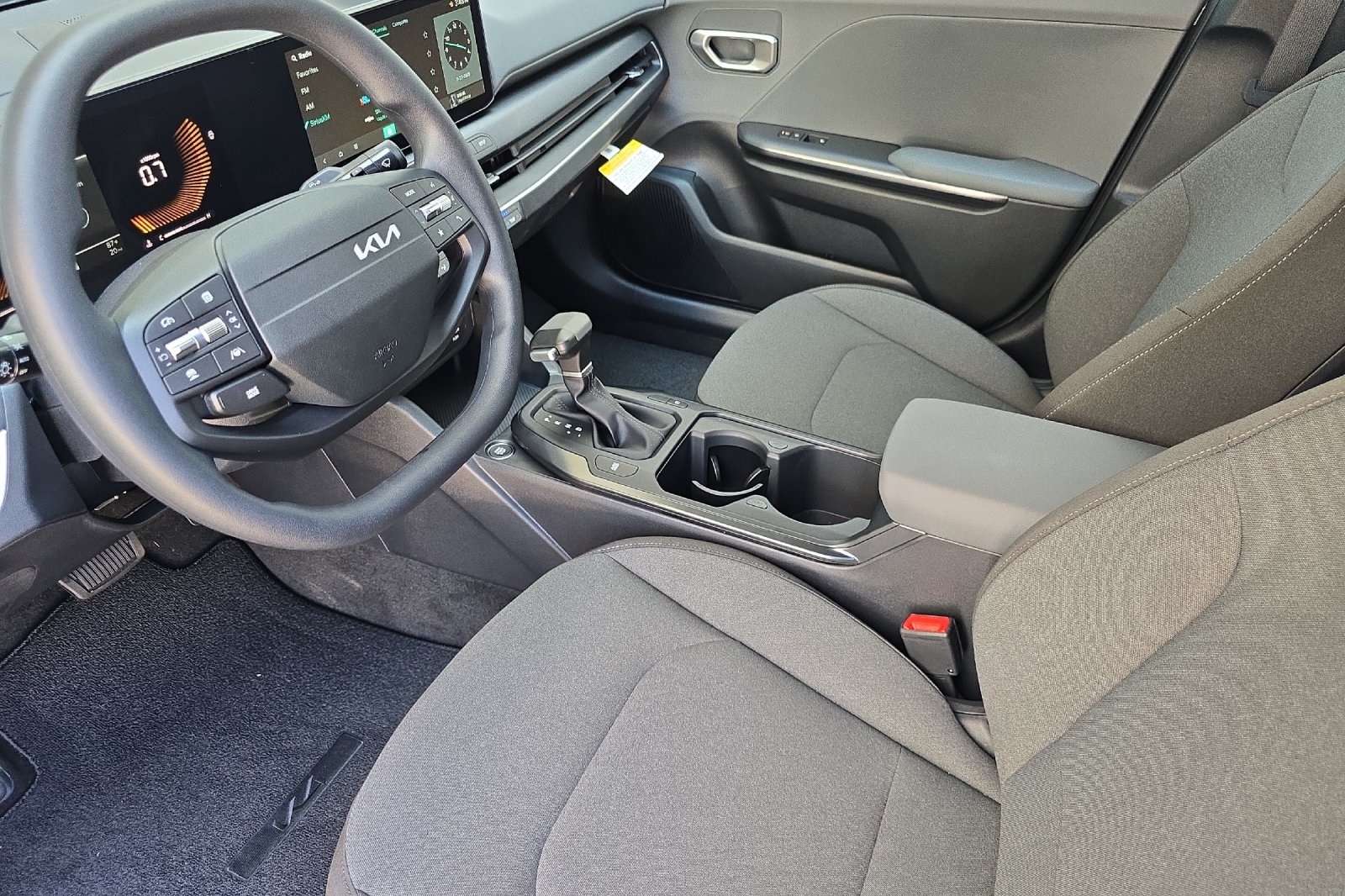 2025 Kia K4 LXS photo 6