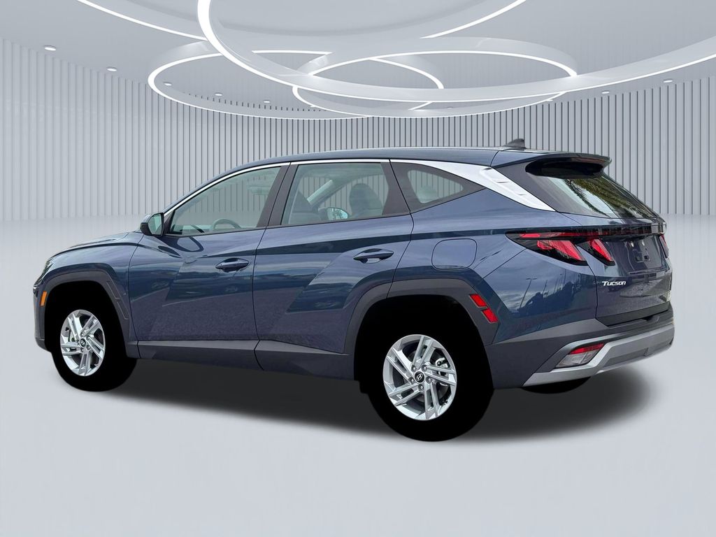 2026 Hyundai Tucson SE photo 3