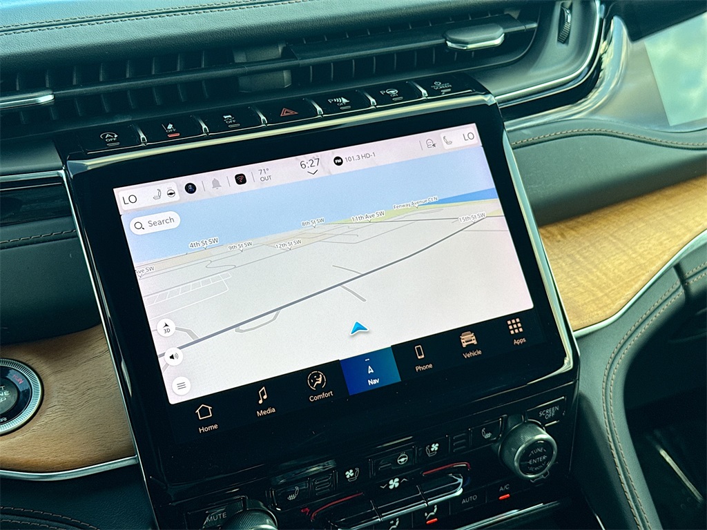2022 Jeep Grand Cherokee Summit photo 8