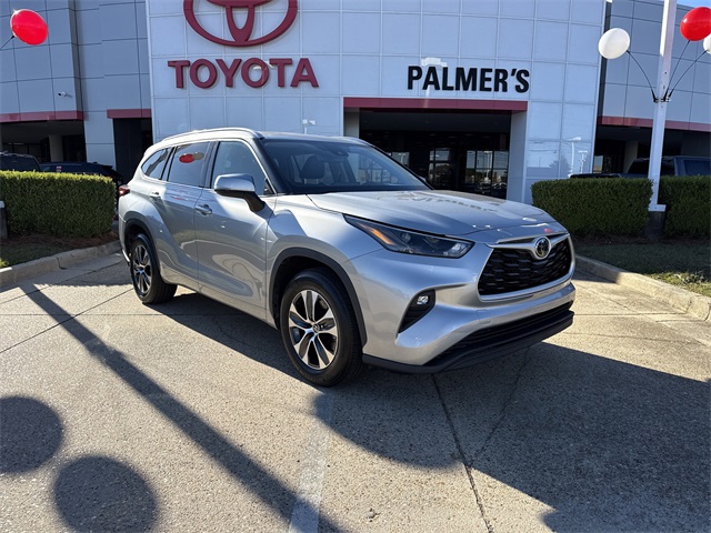 2022 Toyota Highlander XLE's photo