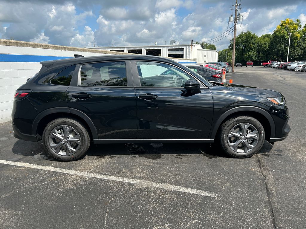 2026 Honda HR-V LX photo 5