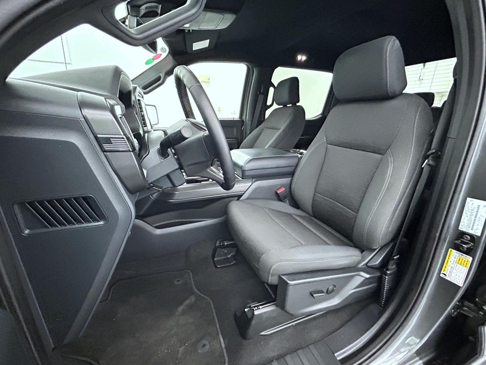2024 Ford F-150 XLT photo 9