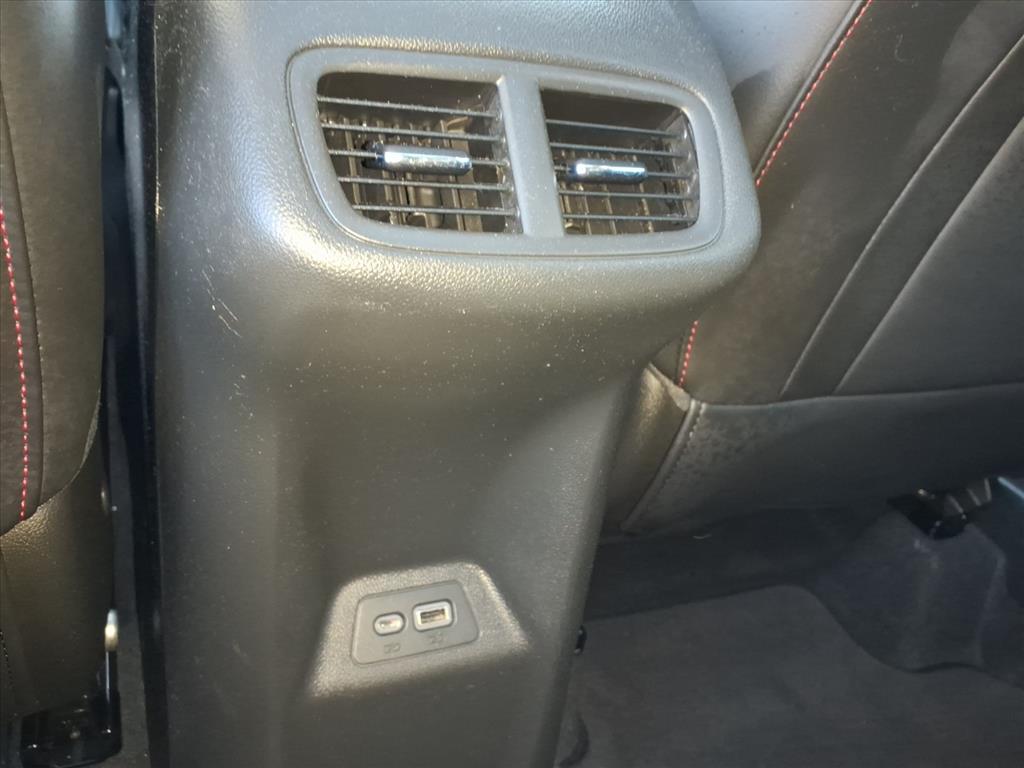 2023 Buick Envision Essence photo 3