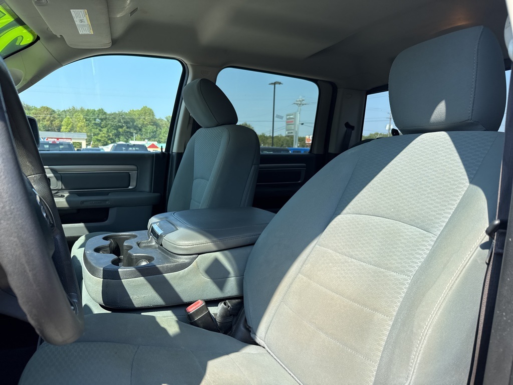 2019 Ram 1500 Classic SLT photo 12